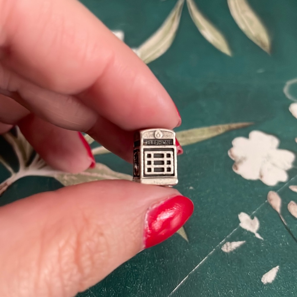 Pandora British Phone Booth Call Me Charm